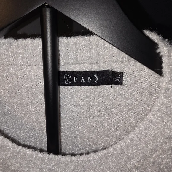 EFAN XL Women's Cream Sweater - Picture 2 of 7